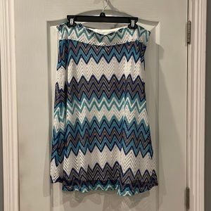🍍3/$15🍍 Lace overlay chevron skirt, size Large